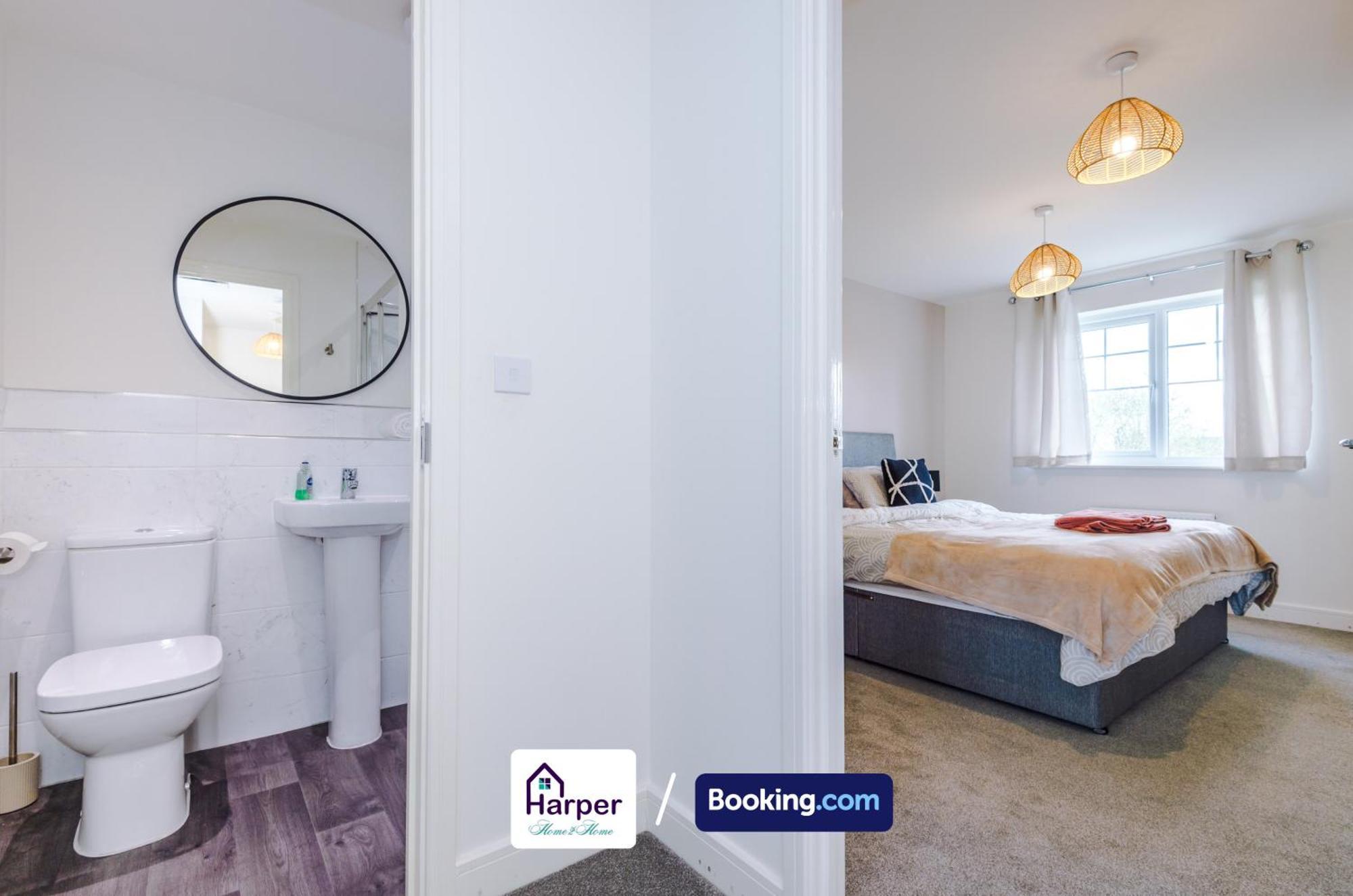 Prime Location 3 Storey By Harperletting Short Lets & Serviced Accommodation Chester With Driveway Long Or Short Stays Hough Green Exteriör bild